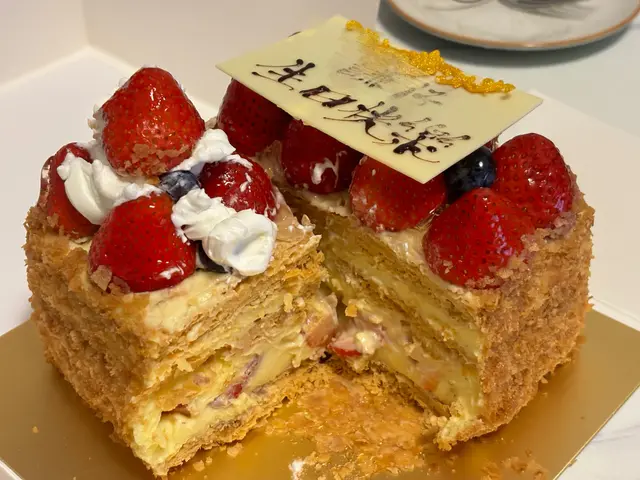 士多啤梨拿破崙