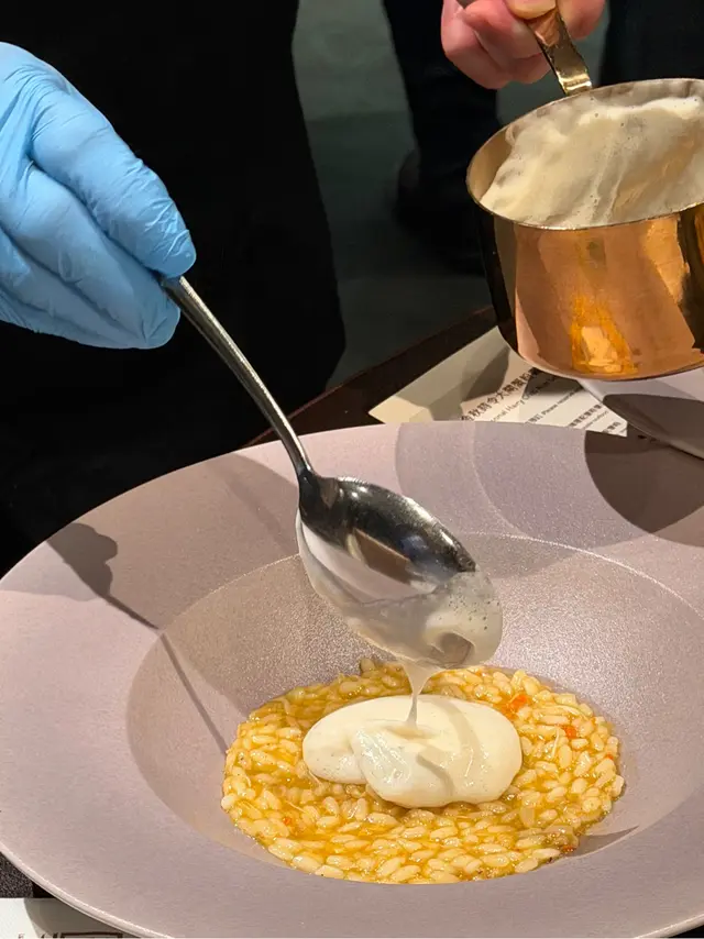 鞶粉意大利飯配西芹頭泡