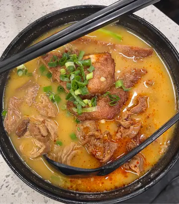 金湯酸麻辣小辣+豬扒+雞腎+豬大腸