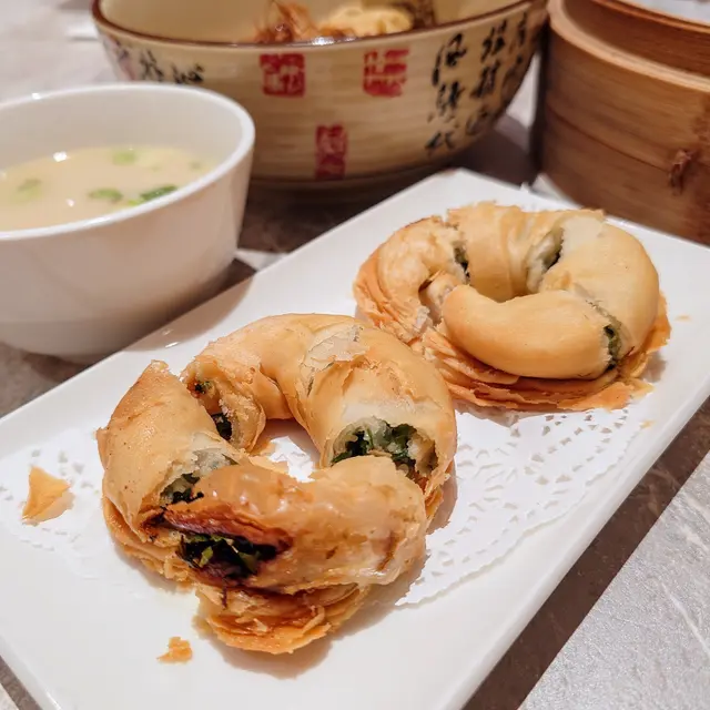 🐑蔥油餅,蔥夠多又有味,炸得好酥脆,呢個都唔錯