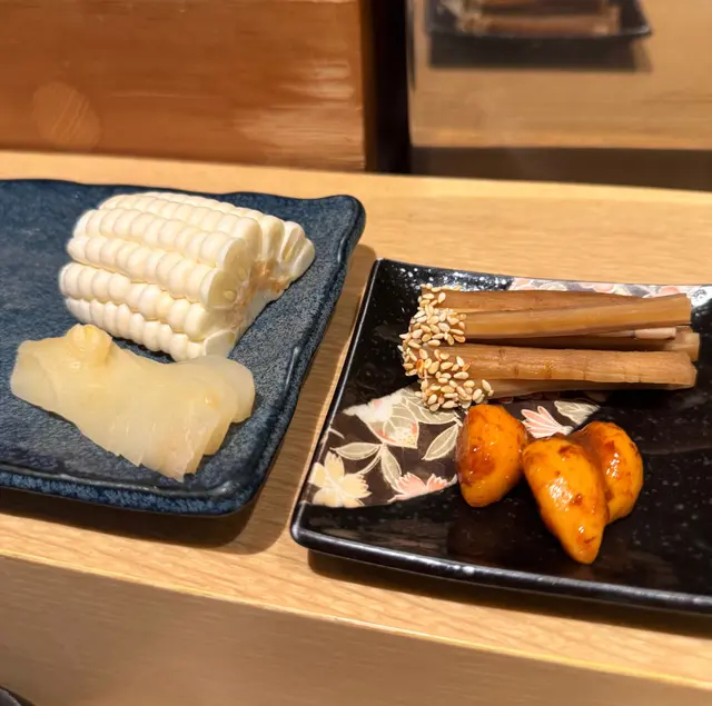 北海道白玉粟米, 薑片, 拍上芝麻的牛蒡 及 漬大蒜