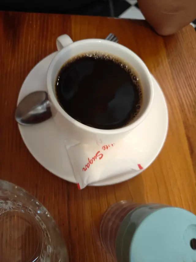 黑咖啡(餐飲加$5)