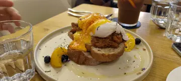 班尼迪BBQ手撕猪酸种面包水波蛋