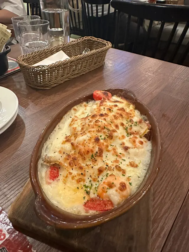 忌廉汁海鮮焗意粉