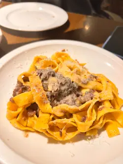 慢煮牛面頰寬帶面 