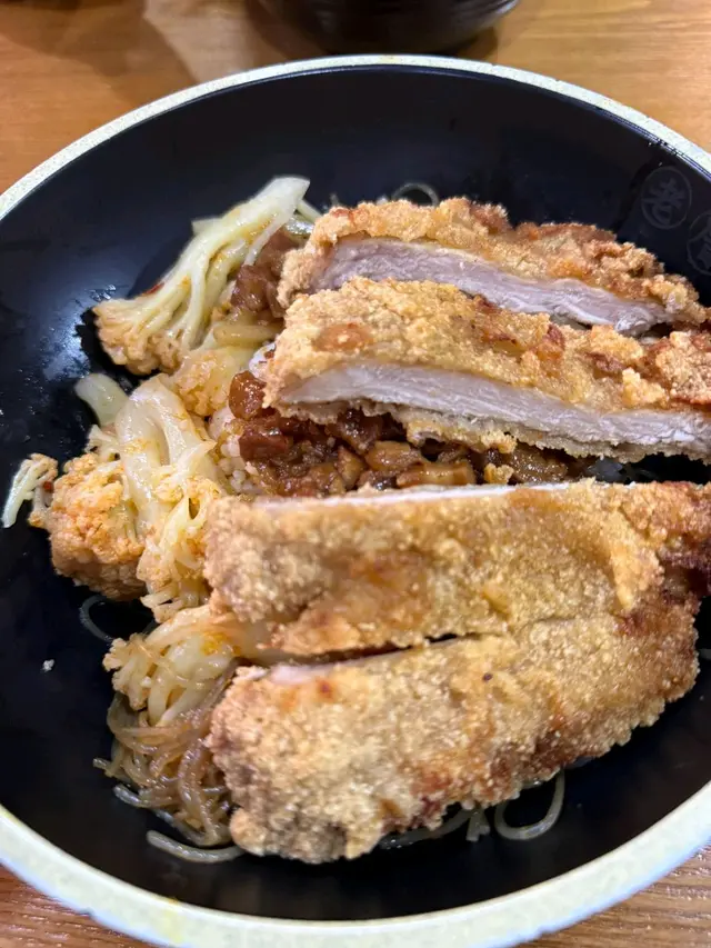 酥炸排骨肉燥飯