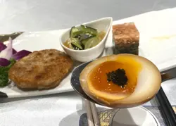 黑魚子煙熏流心蛋
