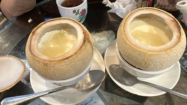 椰皇燕窩燉鮮奶