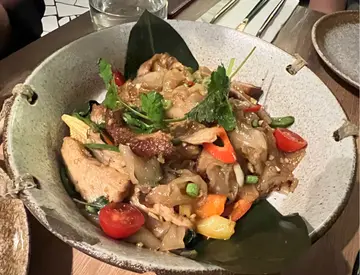 醉猫炒河(猪颈肉) Pad Kee Mao (pork neck)