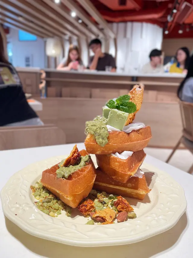 開唔開心試咗先知嘅開心果蜜糖窩夫