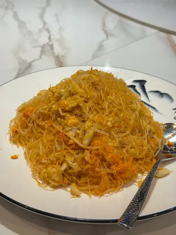 鲜蟹肉蟹皇炒粉丝