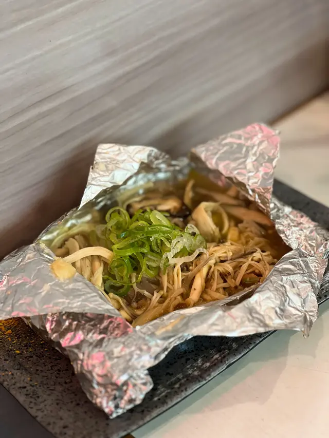 蒜蓉牛油焗雜菇 