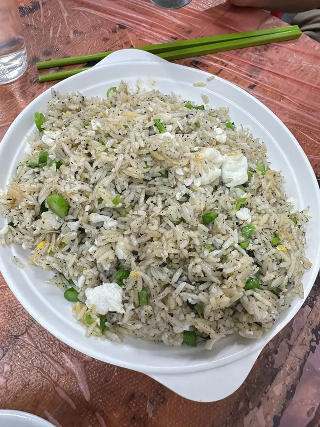 黑松露瑶柱蛋白炒饭