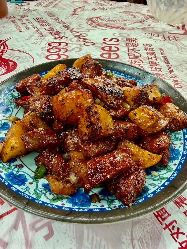 黑椒薯仔牛柳粒