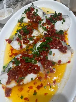 剁椒蒸龙趸背翅 (Steam Giant Grouper Fin with Chopped Chili)