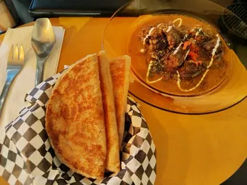 牛油咖哩黑啤牛肋肉薄饼