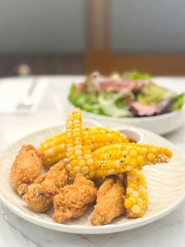 蒜香燒粟米配單骨雞翼