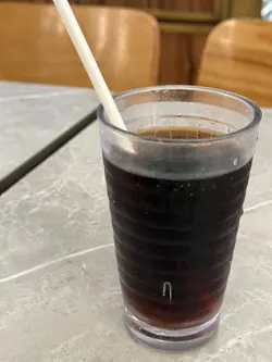 五花茶原價$11，但係跟餐就可以平兩蚊￼