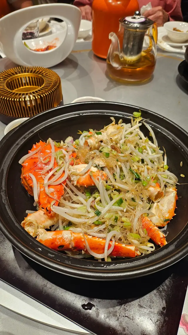 清蒸阿拉斯加長腳蟹配粉絲煲