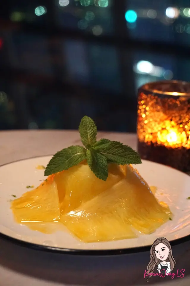 PINEAPPLE CARPACCIO WITH COCOUNT SORBERT