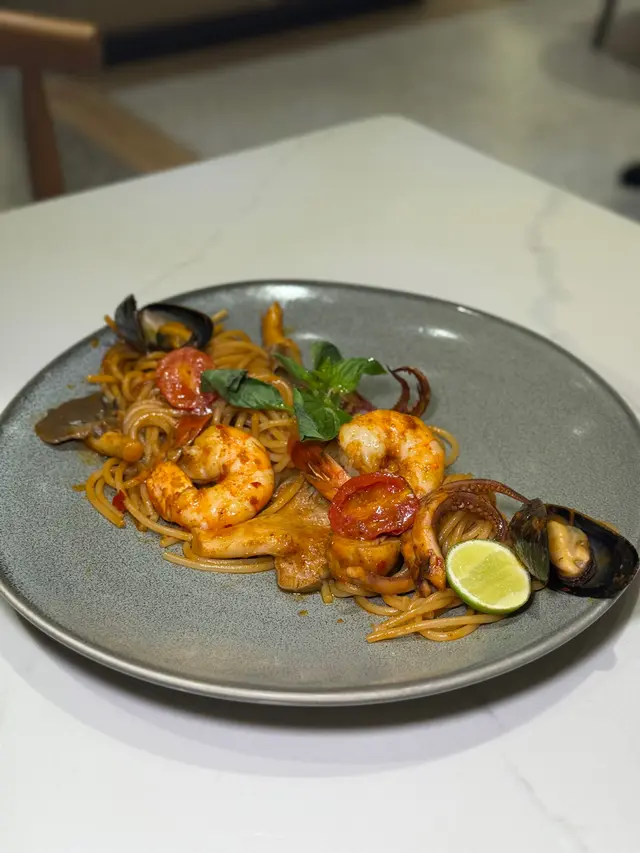 冬蔭功濃汁虎蝦意大利麵