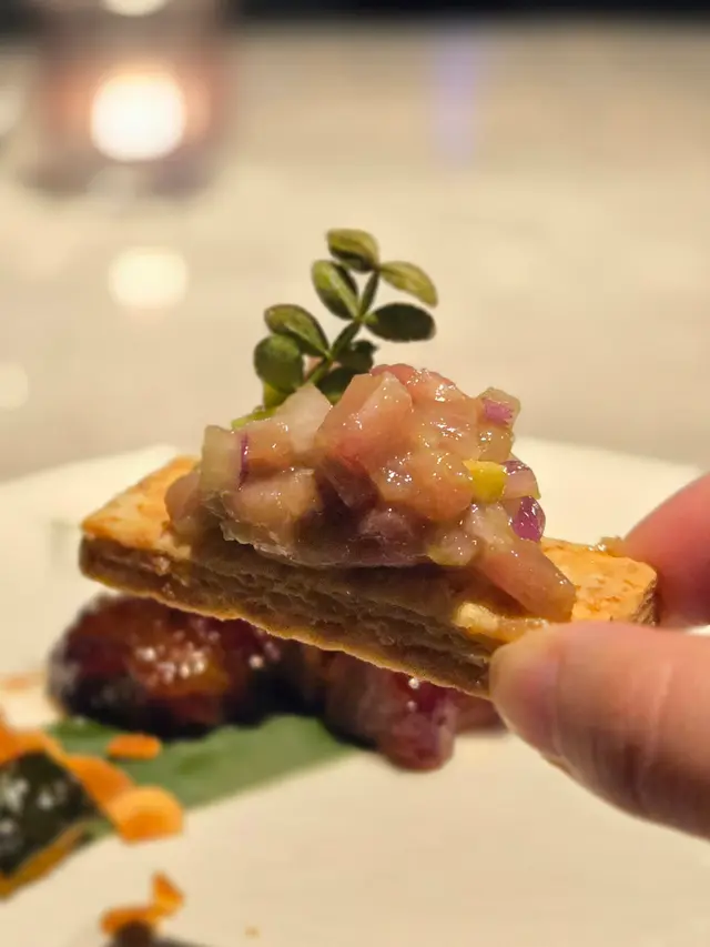 牛油果金槍魚咸蛋酥