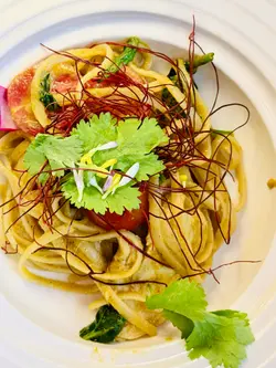 Sous Vide Chicken Breast Linguine with Tom Yam Sauce 低温慢煮鸡胸扁意面配冬阴功酱汁