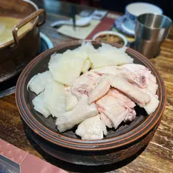 招牌花膠雞湯鍋（半隻）