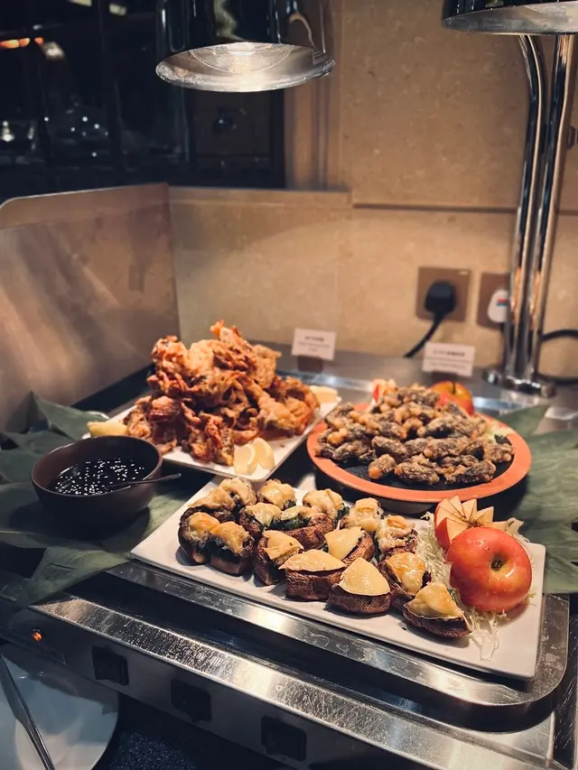 炸羊肚菌釀蝦膠