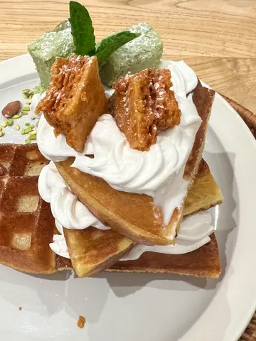 开唔开心试咗先知嘅开心果蜜糖窝夫