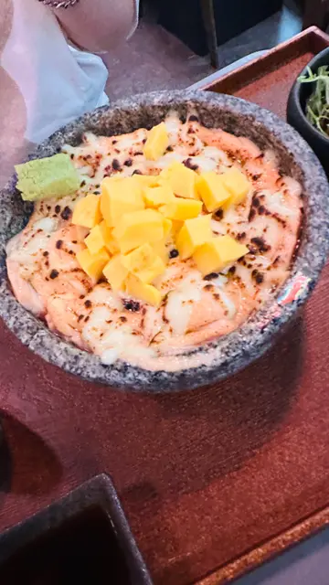 炙烧芝士明太子三文鱼丼