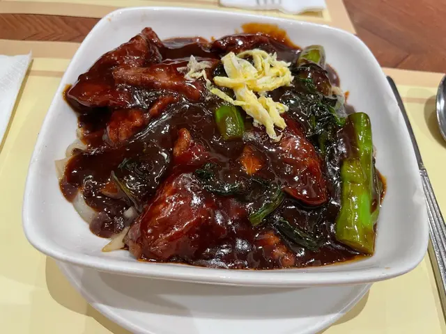 太平館瑞士汁炒牛河