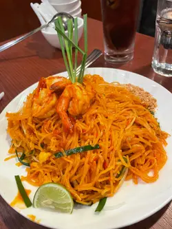 泰式虾球炒金边粉