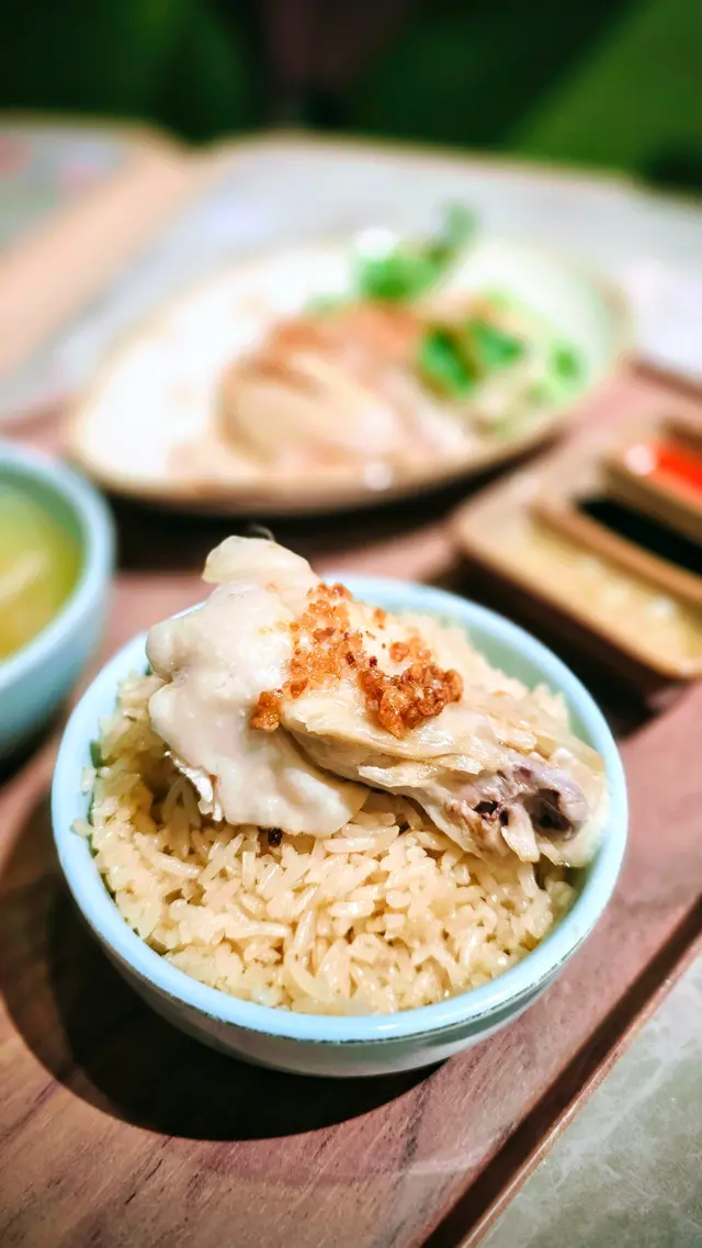 少爺海南雞飯配清雞湯