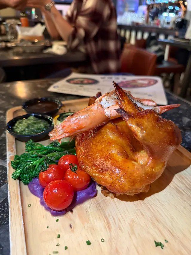 香烤三黃雞配海虎蝦