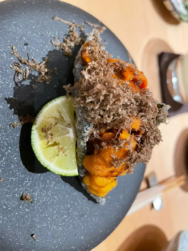 好似食緊海膽雪糕一樣,外脆內軟。