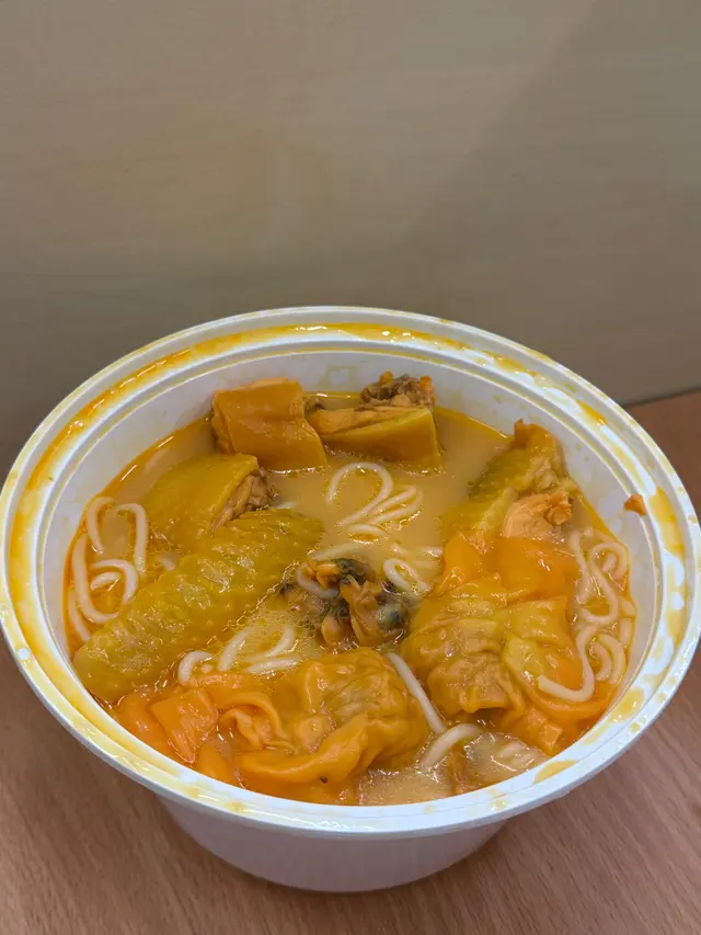 龍蝦湯雲吞鮮雞米線