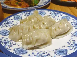 招牌爆汁蒸雞肉餃