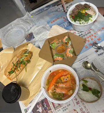 南越特式牛肉檬粉 +柚子梳打 +番茄酸湯海鮮 檬粉 +傳統紮肉法包+蝦米紙卷 