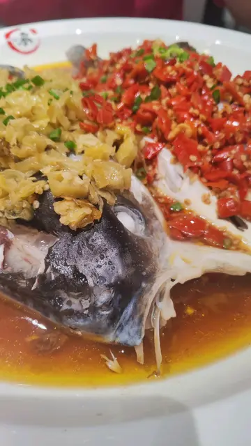 鸳鸯鱼头,益阳芦笋炖五花腩,银丝卷