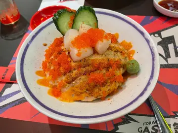 大燃烧三文鱼蓉丼 