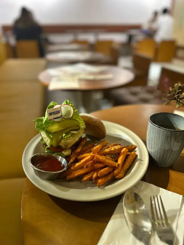 素年經典不可能芝士漢堡配薯條