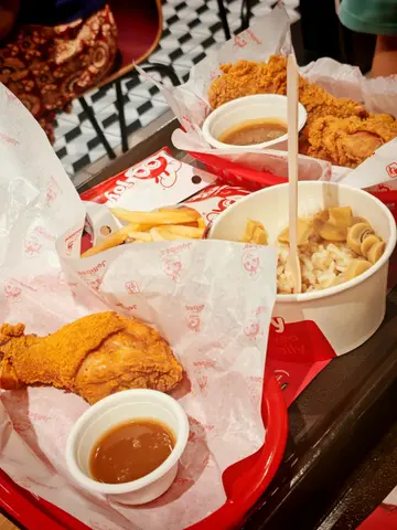 肉醬意粉 & 炸雞餐