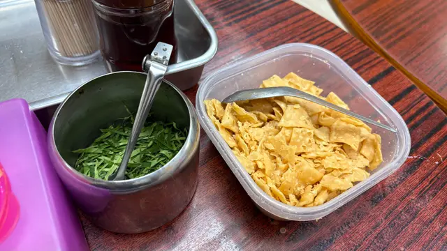 任食蛋散及檸檬葉絲