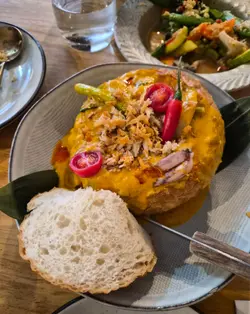 蛋炒咖哩海鲜面包