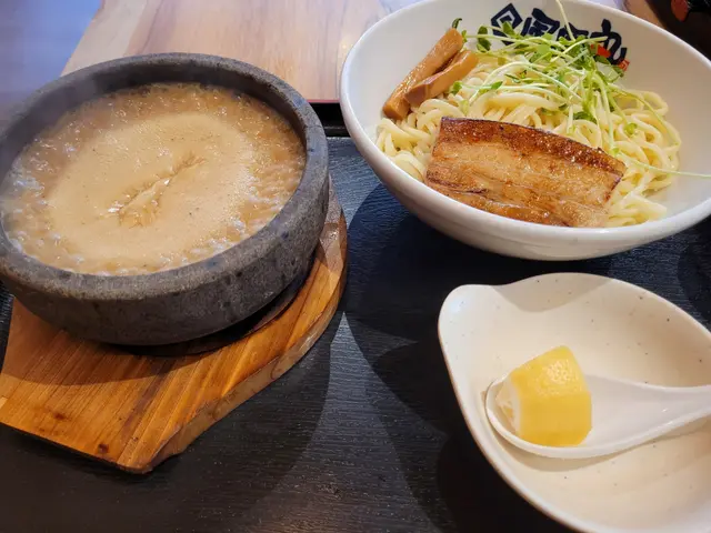 石燒濃厚豚骨魚介沾麵