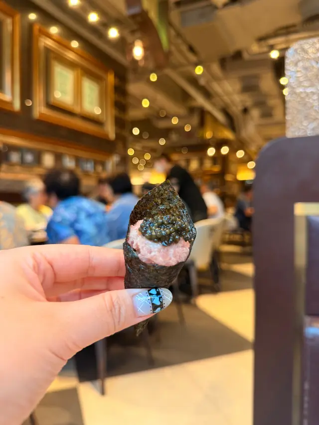 魚子醬藍鰭拖羅手卷