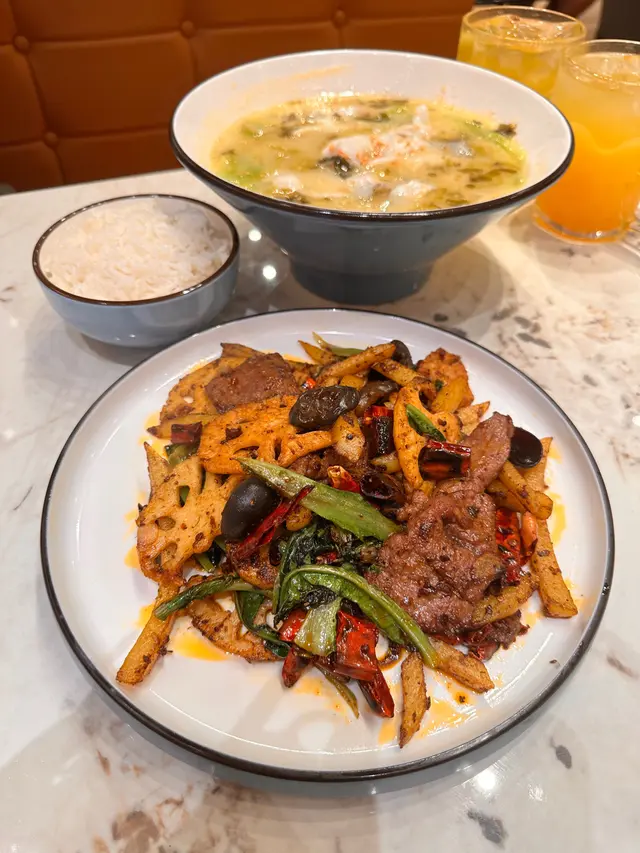 牛肉麻辣香鍋飯