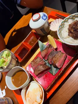 极尚厚切牛舌等定位食