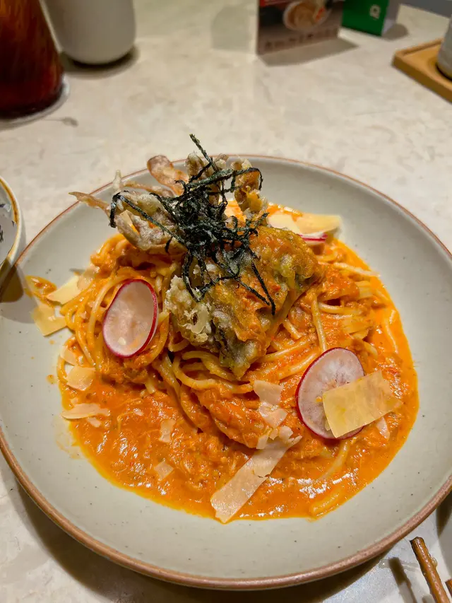 軟殼蟹意粉配蟹肉番茄忌廉汁